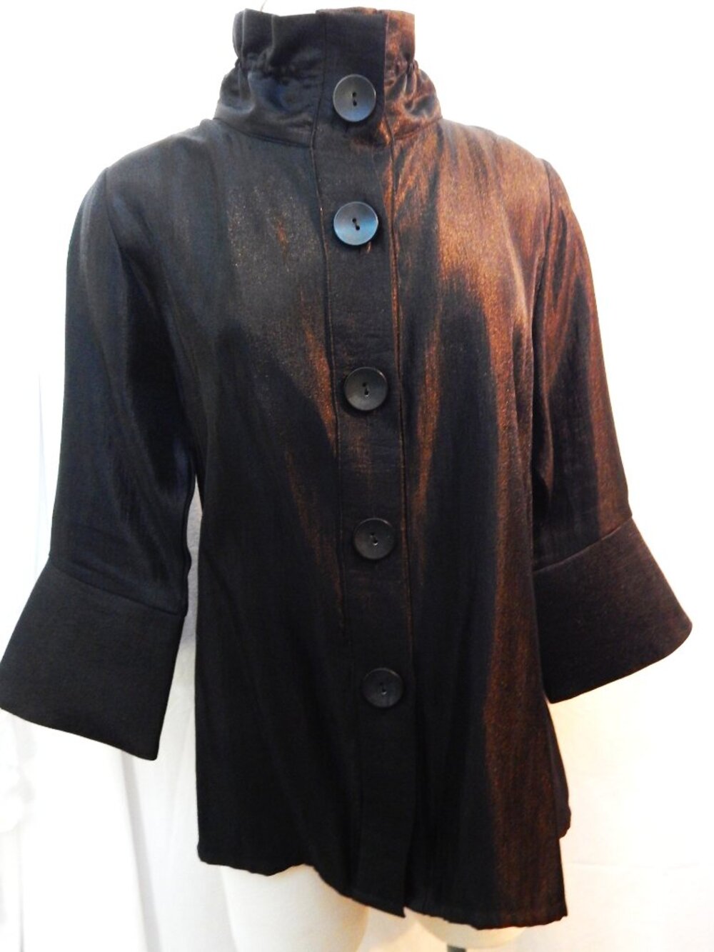 Damee Large Button Black Swing Style Top - Small